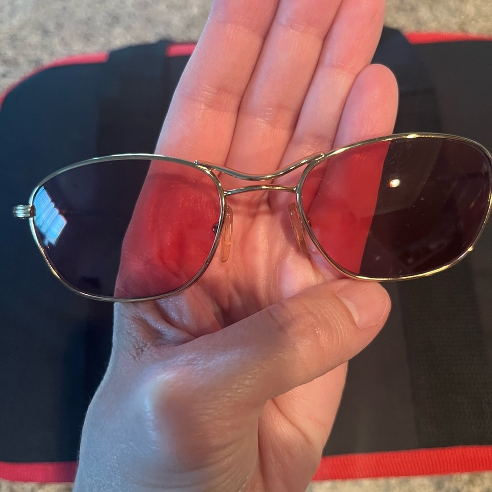 Gucci Aviator Sunglasses W/ Case - Unisex - Picture 3 of 8